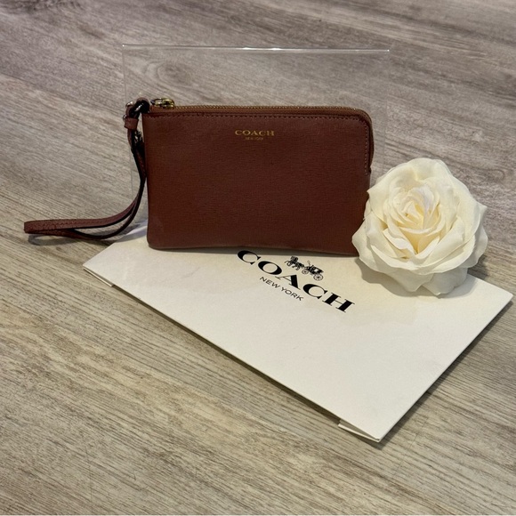 COACH - Mauve / Pink Small Wristlet / Wallet - Picture 2 of 12